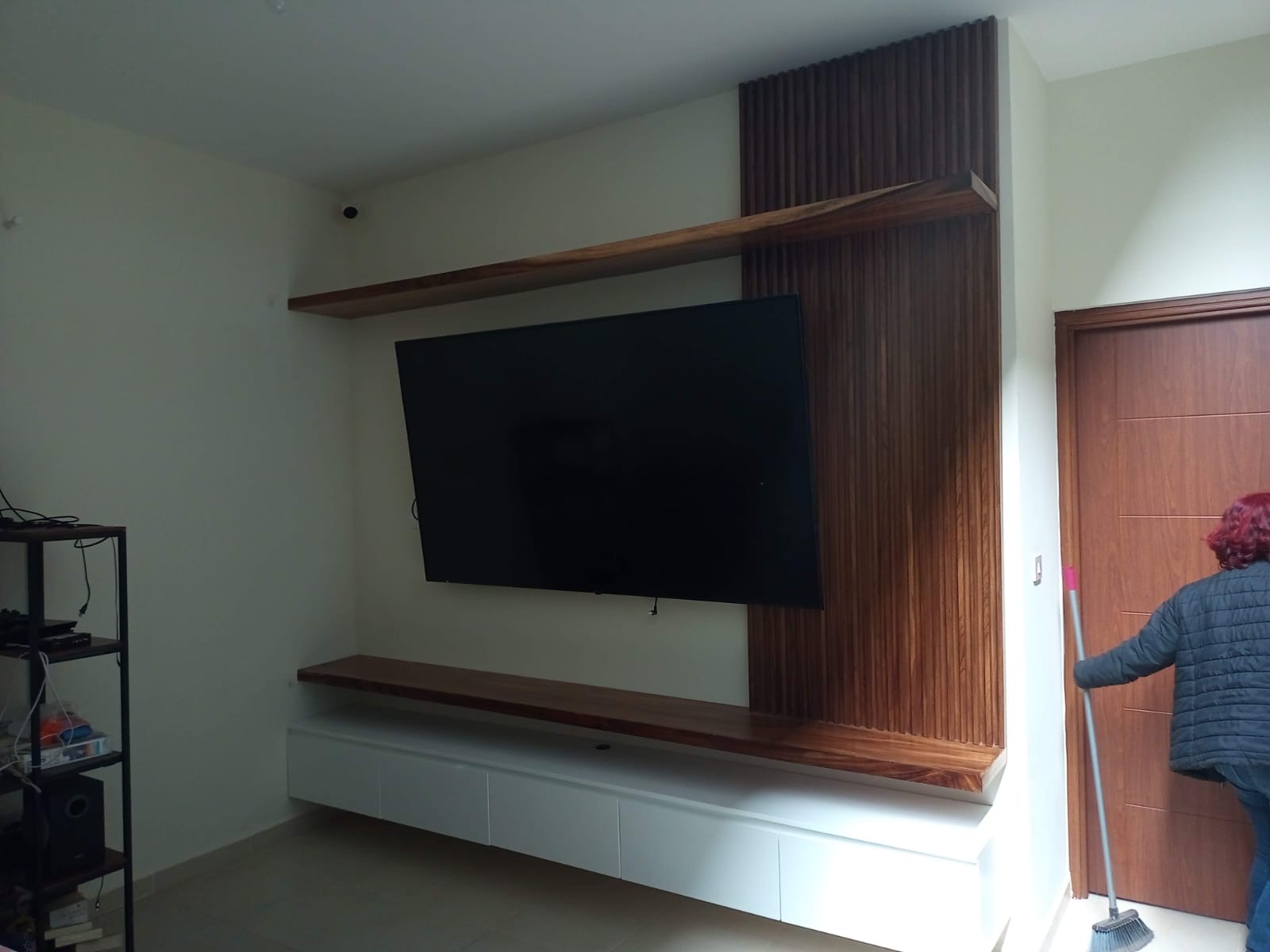 Centro de TV en melamina