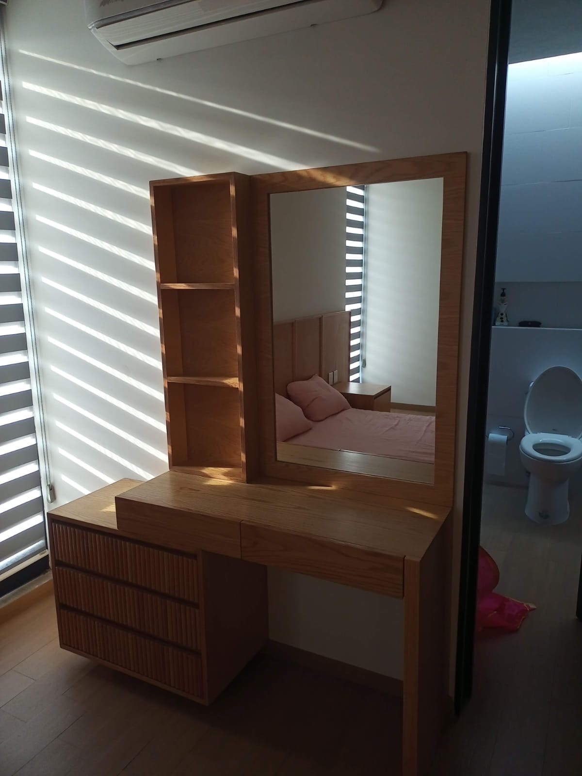 Tocador en melamina con espejo